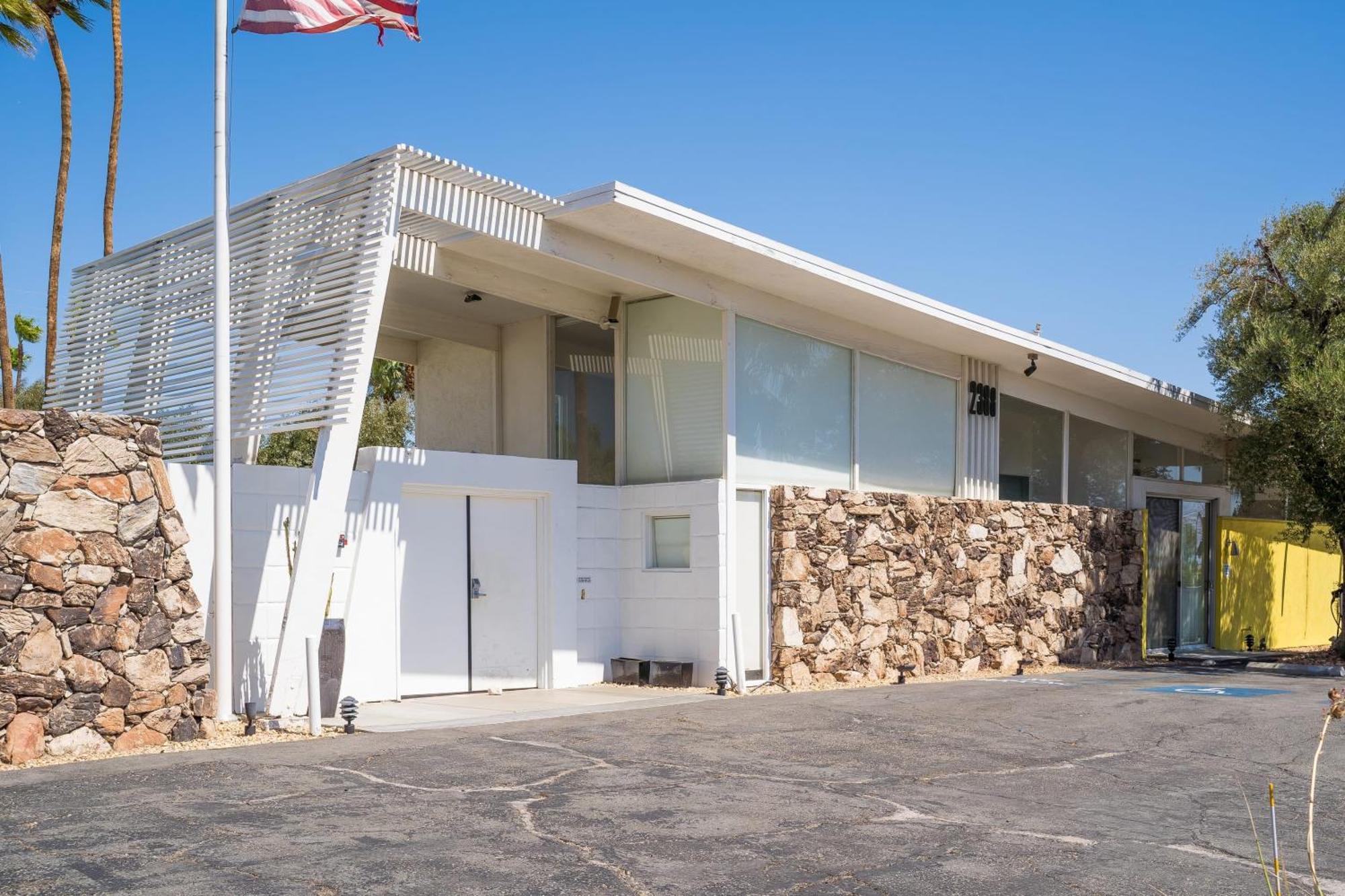 Monkey Tree Hotel By Avantstay Stylish Hotel In Palm Springs W Pool Exteriér fotografie